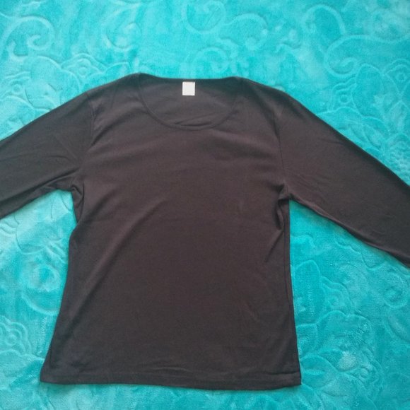 Simple Elegance 5 Black Tops collection - Picture 6 of 6